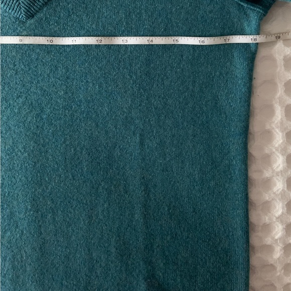 AQUA from Bloomingdale’s Cashmere Sweater Teal Long Sleeve V Neck S - Picture 8 of 12